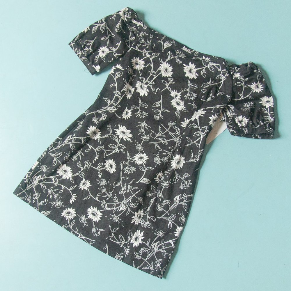 NEW Leith Black White Floral Print Off Shoulder Denim Smocked Mini Dress Sz M